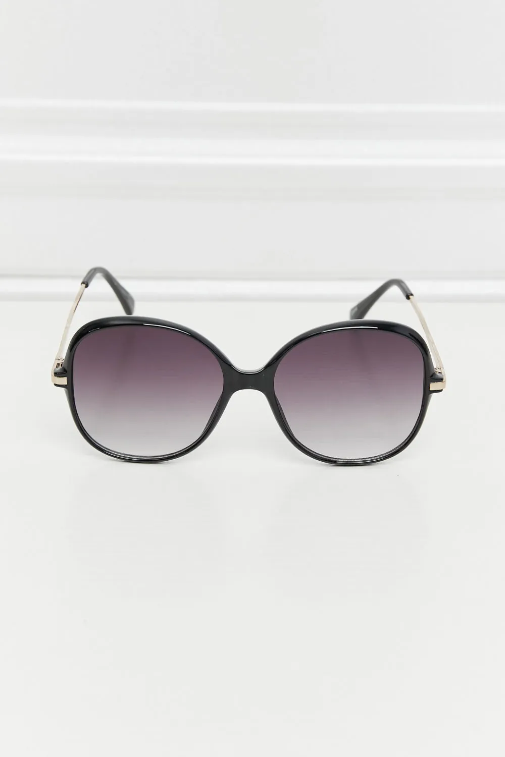 Metal-Plastic Hybrid Full Rim Sunglasses - 2 colors