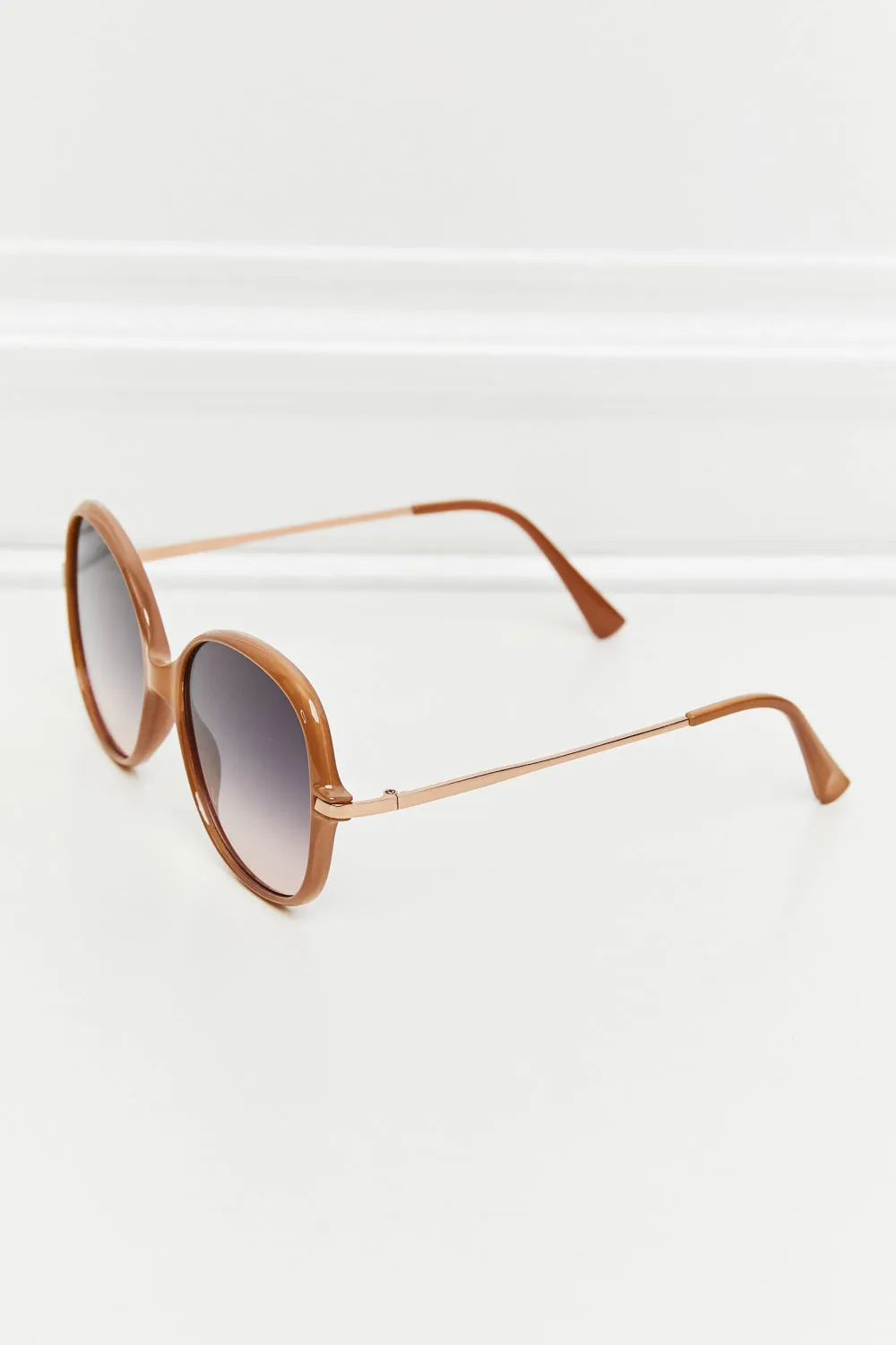 Metal-Plastic Hybrid Full Rim Sunglasses - 2 colors