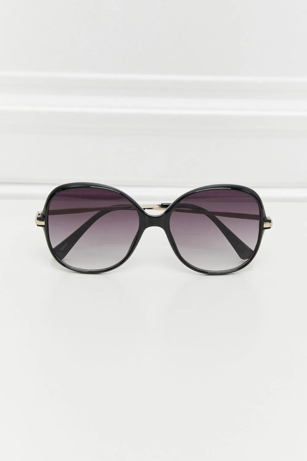 Metal-Plastic Hybrid Full Rim Sunglasses - 2 colors