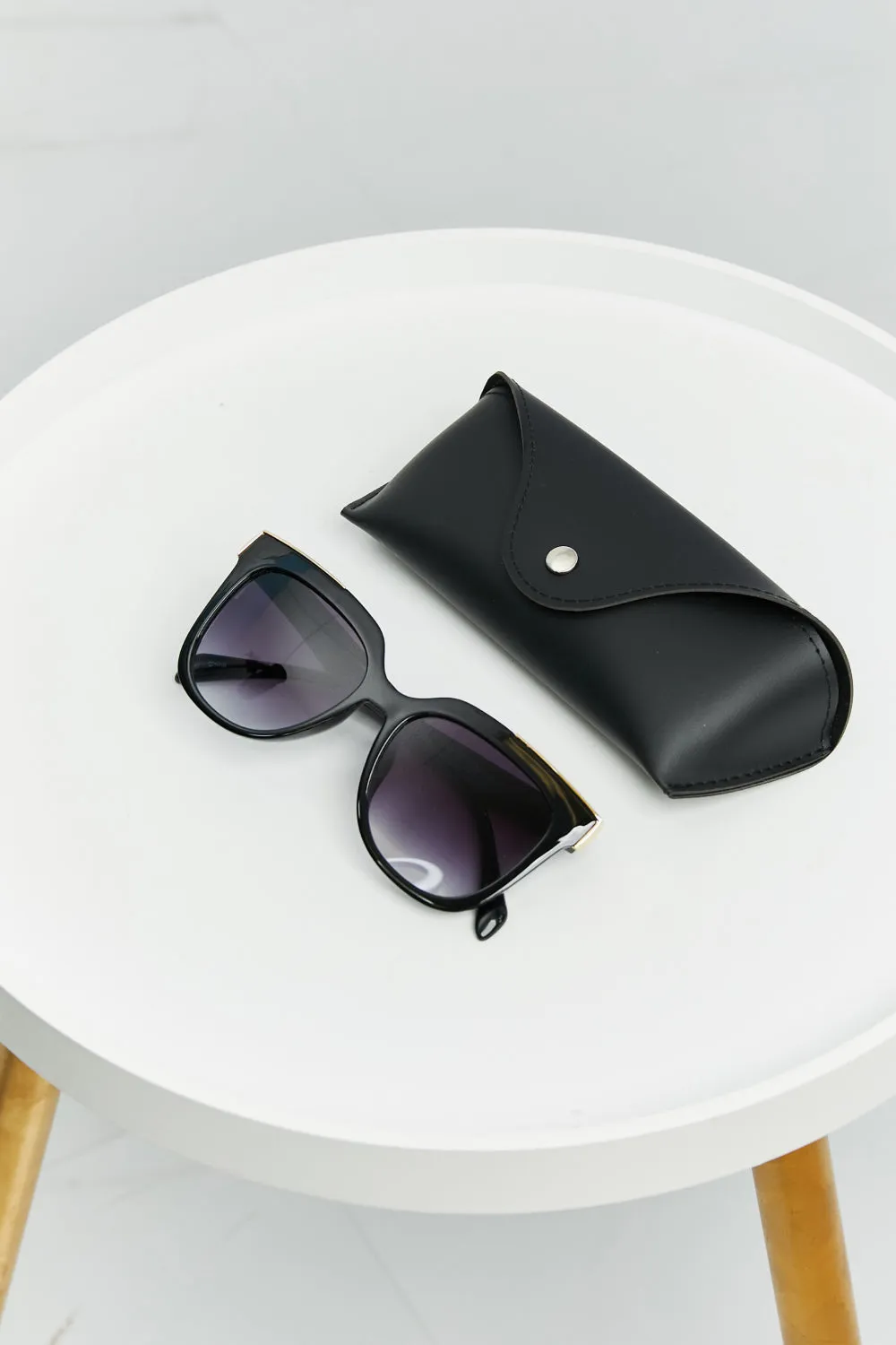 Metal-Plastic Hybrid Full Rim Sunglasses - 2 colors