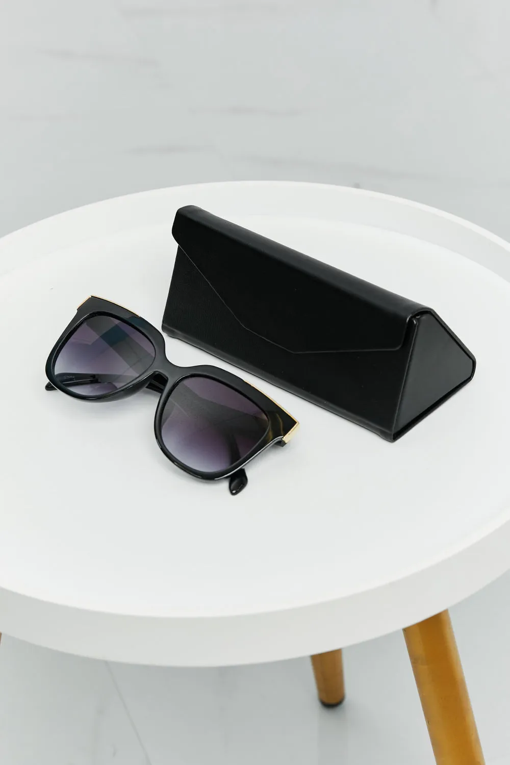 Metal-Plastic Hybrid Full Rim Sunglasses - 2 colors